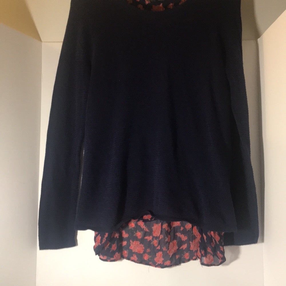 Lucky Brand sweater size L long sleeves navy pink floral hem layered back